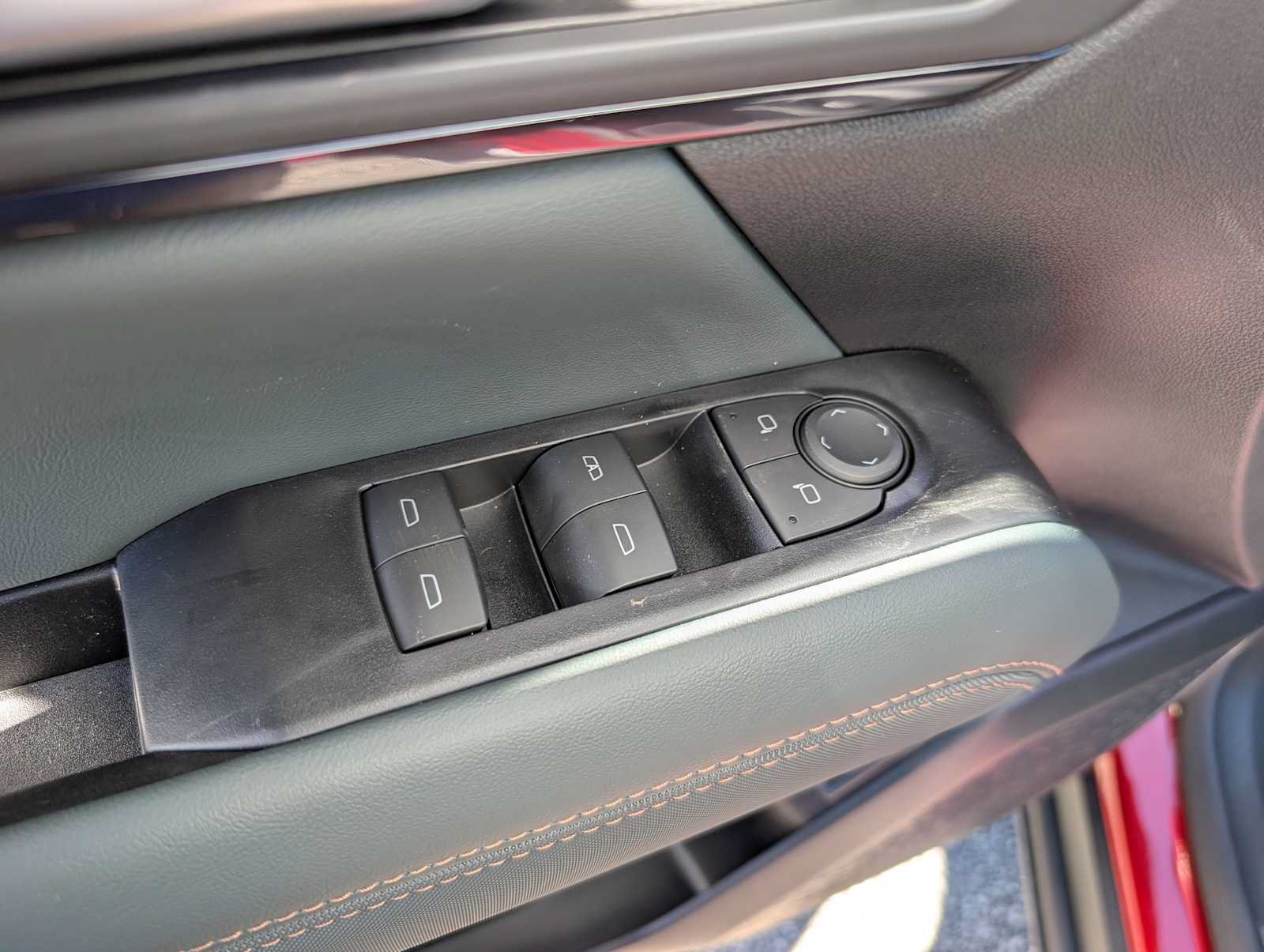 New 2027 GMC Terrain AT4 w/ LPO, Floor Liner Package AWD/4WD image 31