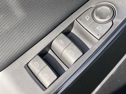 New 2026 Chevrolet Equinox LT image 23