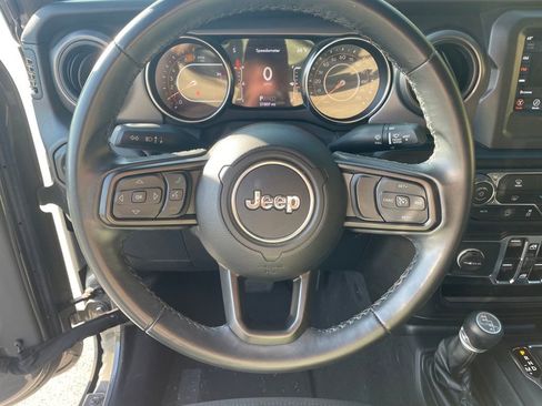 Used 2022 Jeep Wrangler Unlimited Sport image 13