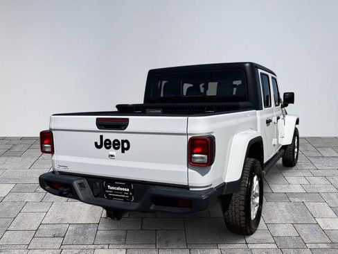 Used 2023 Jeep Gladiator Sport image 7