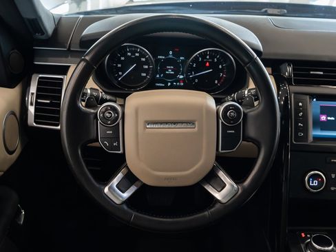 Used 2017 Land Rover Discovery SE AWD/4WD image 12
