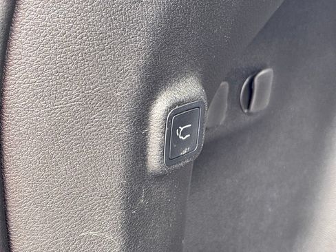 Used 2019 Jeep Cherokee Limited AWD/4WD image 49