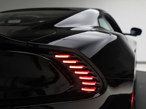 New 2025 Aston Martin Vanquish image 40