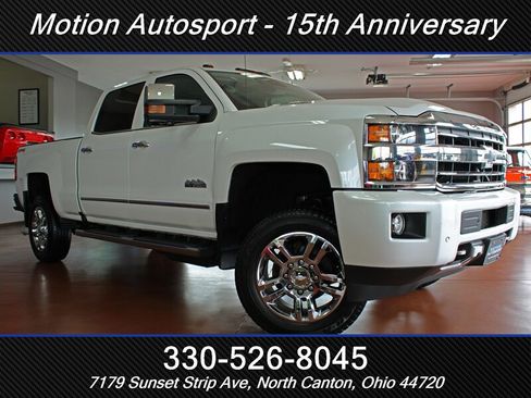 Used 2018 Chevrolet Silverado 2500 High Country w/ Duramax Plus Package AWD/4WD image 2