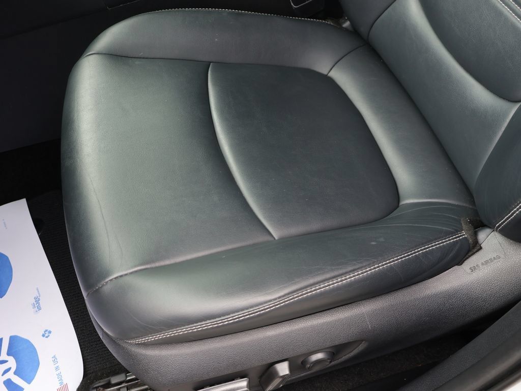 Used 2020 Toyota RAV4 XLE Premium FWD image 26
