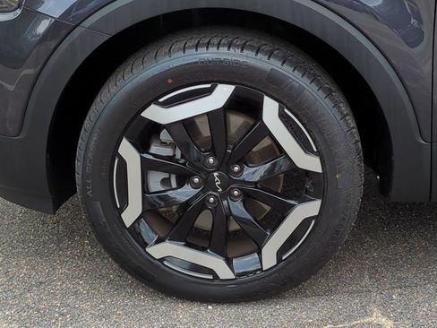 Certified 2025 Kia Telluride S FWD image 11
