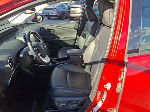 Used 2018 Toyota Prius Prime Advanced image 13