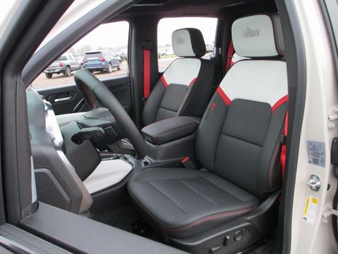 New 2026 GMC Canyon AT4X w/ AT4X AEV Edition image 11