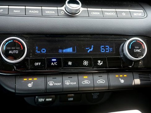 Used 2024 Hyundai Elantra SEL w/ Convenience Package image 15