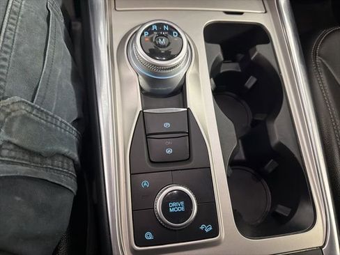 Used 2020 Ford Explorer XLT w/ Equipment Group 202A image 21