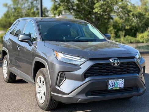 Used 2023 Toyota RAV4 LE AWD/4WD image 7