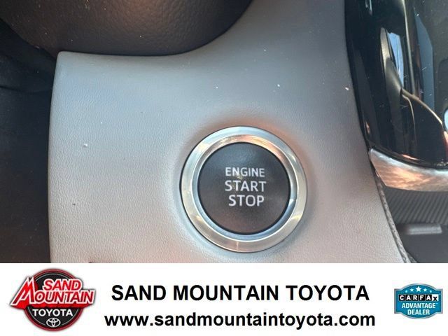 Used 2021 Toyota Highlander Platinum FWD image 21