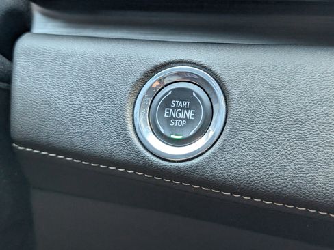 Used 2023 Cadillac Escalade Premium Luxury w/ LPO, Floor Liner Package AWD/4WD image 18