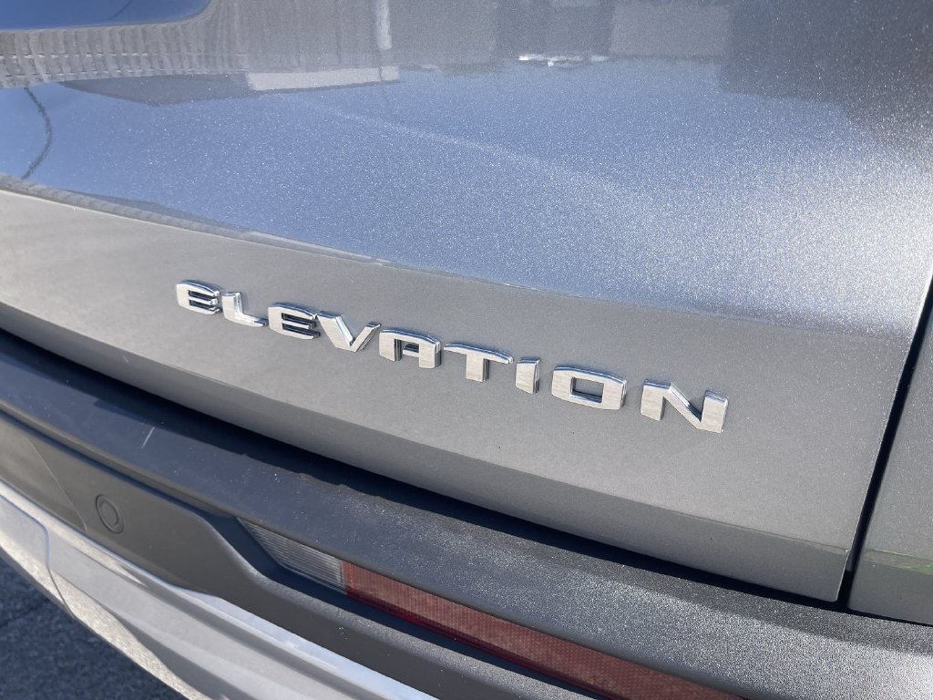 Used 2026 GMC Acadia Elevation w/ Elevation Premium Package FWD image 14