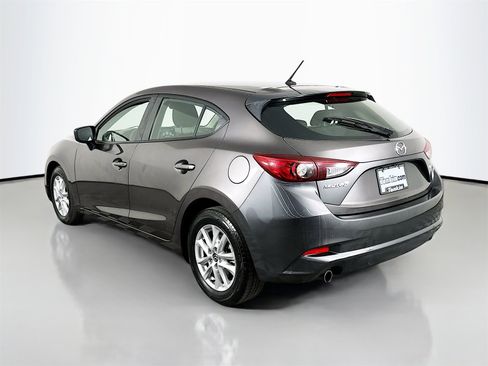 Used 2018 MAZDA MAZDA3 Sport image 5