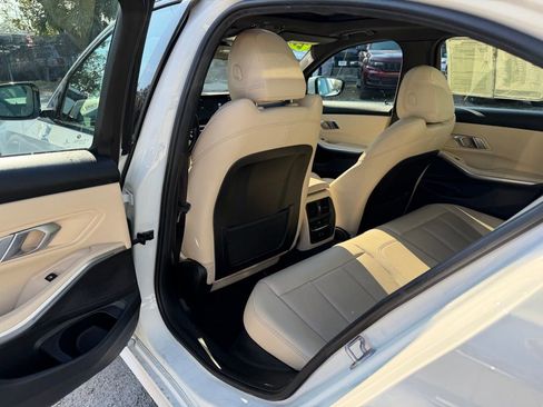 Used 2023 BMW 330i Sedan w/ Premium Package image 28