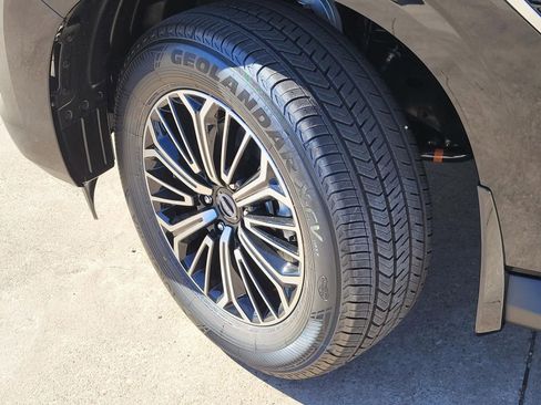 New 2026 Nissan Armada SL w/ Captain's Chari Seat Package image 11