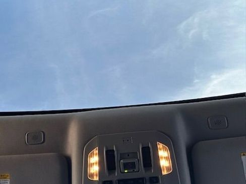 Used 2023 Toyota Highlander XLE image 21