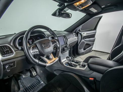 Used 2018 Jeep Grand Cherokee Trackhawk AWD/4WD image 7