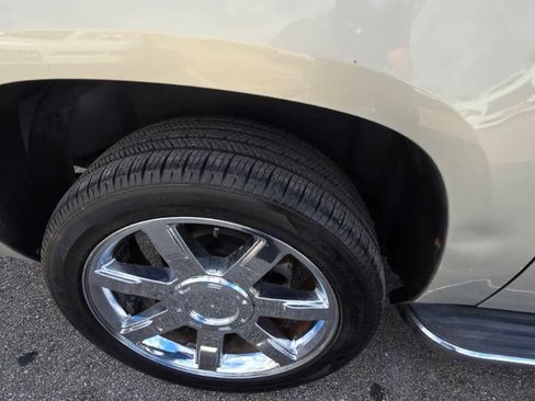 Used 2009 Cadillac Escalade ESV AWD image 27