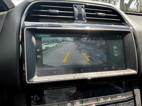 Used 2019 Jaguar F-PACE Premium image 47