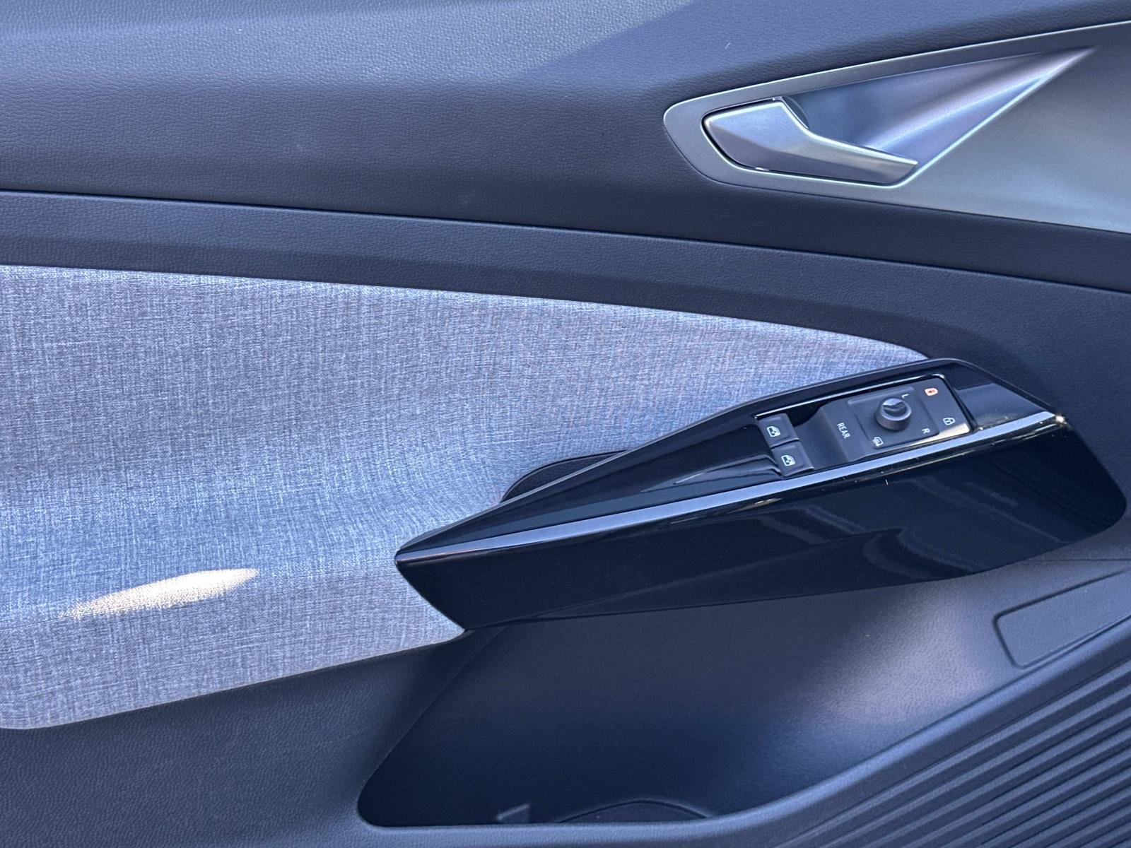 Certified 2023 Volkswagen ID.4 Pro RWD image 20