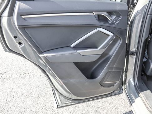 Used 2024 Audi Q3 2.0T Premium w/ Convenience Package image 43