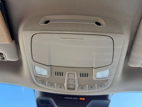 Used 2023 Ford Expedition Limited AWD/4WD image 16