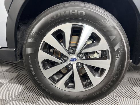 Used 2024 Subaru Outback Premium AWD/4WD image 18