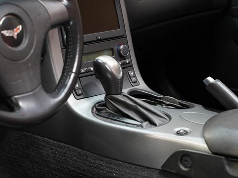 Used 2006 Chevrolet Corvette Convertible w/ Preferred Equipment Group image 46