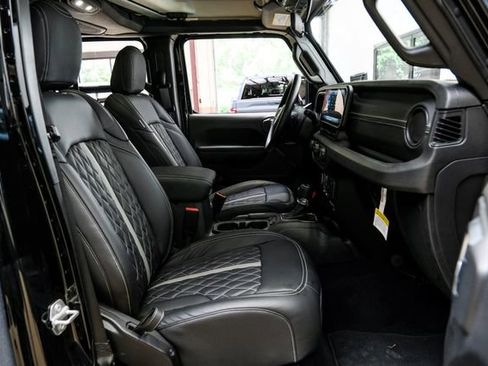 Used 2025 Jeep Gladiator Sport AWD/4WD image 70