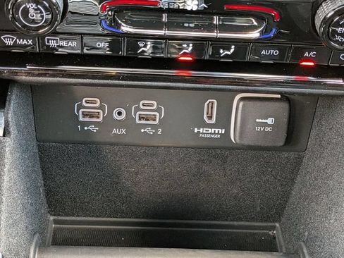Certified 2022 Jeep Grand Cherokee L Limited AWD/4WD image 19