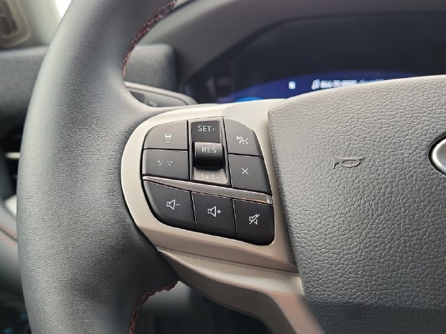 Used 2026 Ford Explorer Active RWD image 19