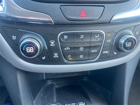 Used 2020 Chevrolet Equinox Premier image 23