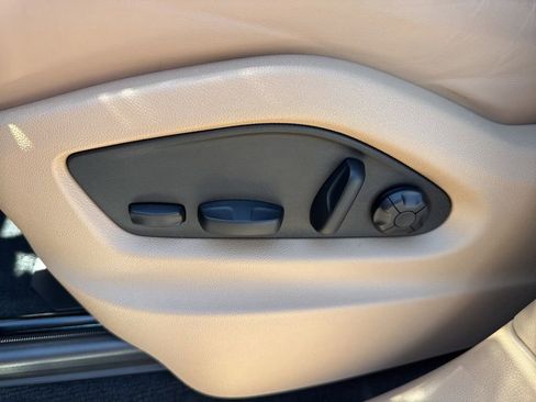 Used 2023 Porsche Cayenne AWD/4WD image 22
