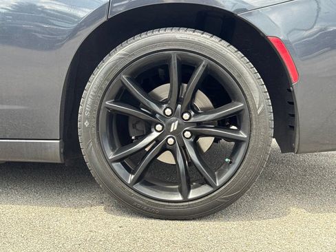 Used 2018 Dodge Charger SXT w/ Blacktop Package RWD image 8