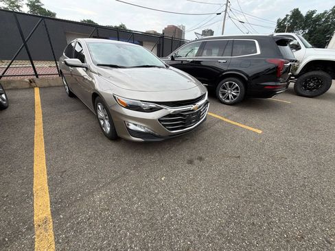 Used 2024 Chevrolet Malibu LT FWD image 5