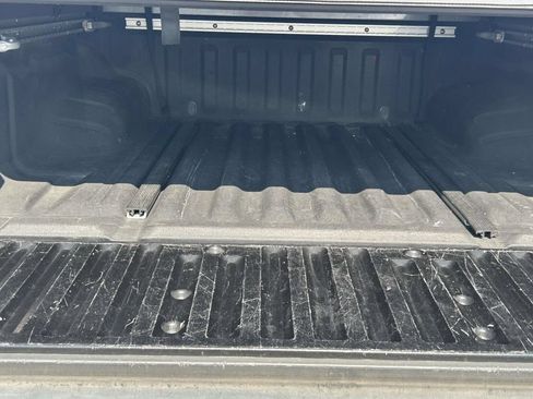 Used 2017 Nissan Frontier SV w/ SV Value Truck Package AWD/4WD image 13