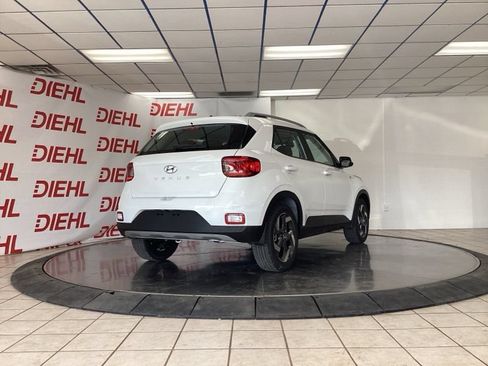 New 2026 Hyundai Venue SEL FWD image 7