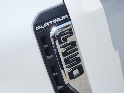 Used 2024 Ford F250 Platinum AWD/4WD image 12