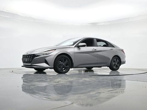 Used 2023 Hyundai Elantra Blue FWD image 33