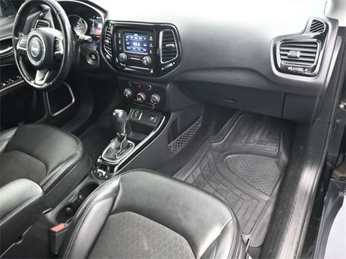 Used 2018 Jeep Compass Altitude image 29