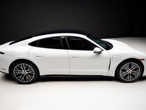 Used 2023 Porsche Taycan w/ Premium Package image 31