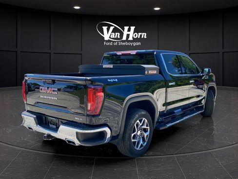Used 2023 GMC Sierra 1500 SLT w/ SLT Premium Package AWD/4WD image 8