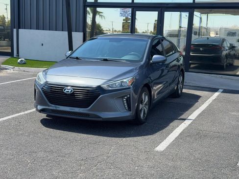 Used 2019 Hyundai Ioniq Plug-In Hybrid FWD image 2
