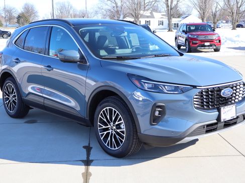 New 2025 Ford Escape SE w/ PHEV Premium Package image 3