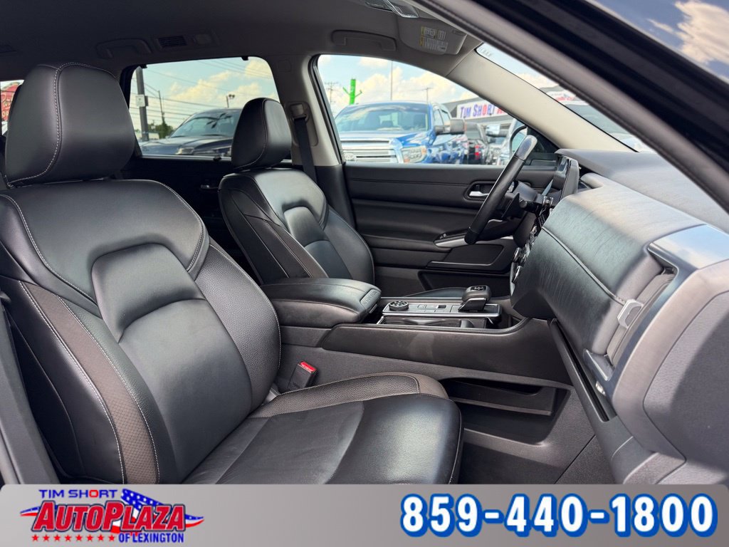Used 2024 Nissan Pathfinder SL AWD/4WD image 33