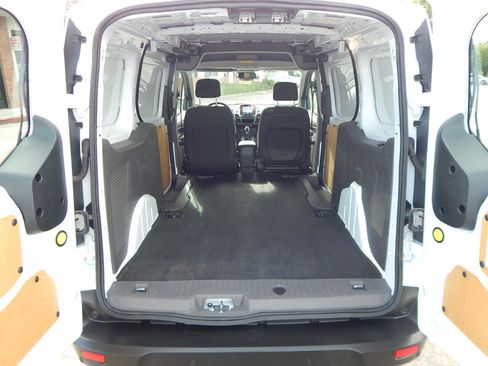 Used 2019 Ford Transit Connect XLT image 3