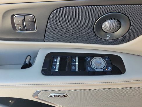 Certified 2024 Lincoln Nautilus Reserve w/ Equipment Group 202A image 24