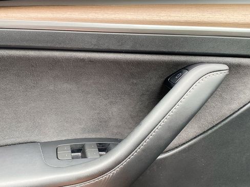 Used 2024 Tesla Model Y Performance image 16